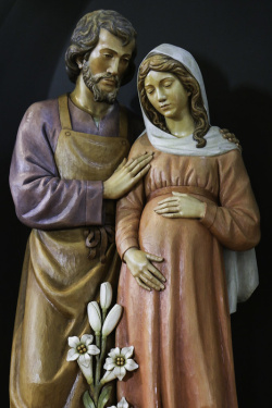 Statue of Mary and Joseph